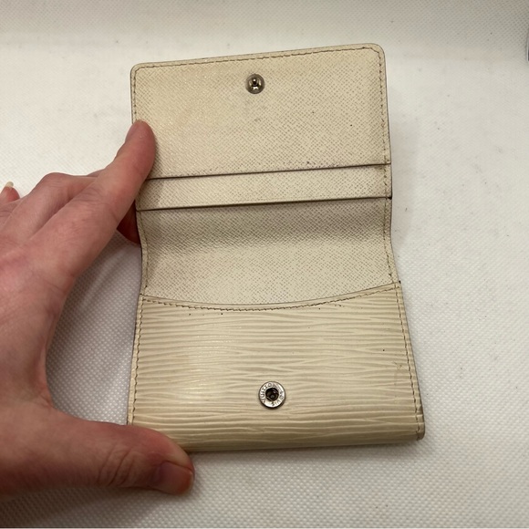 Authentic Louis Vuitton Ludlow Compact Coin & Card Wallet - Picture 8 of 11